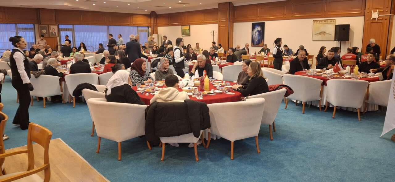 EMŞAV’dan Görkemli İftar Yemeği 4